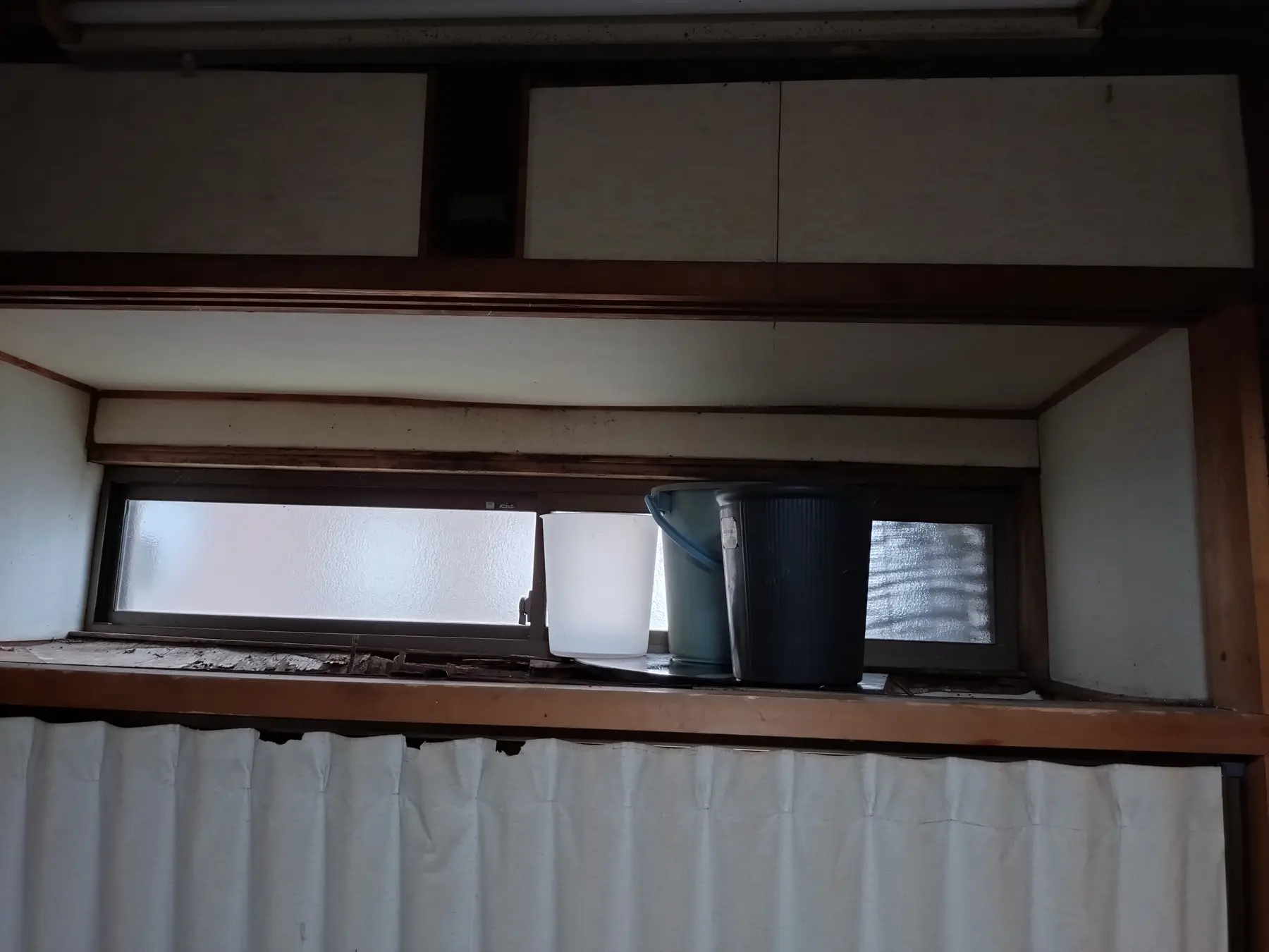 棚に残る道具